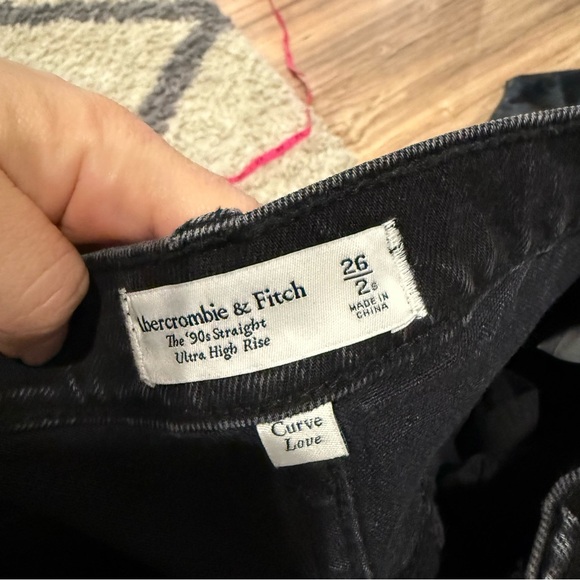 Abercrombie & Fitch Curve Love Mixed Fabric Ultra High Rise 90s Straight Jean - Picture 7 of 9